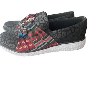 Muk Luks Size 7.5 Womens Slip On Shoes Boardwalk Stepping Out Leopard